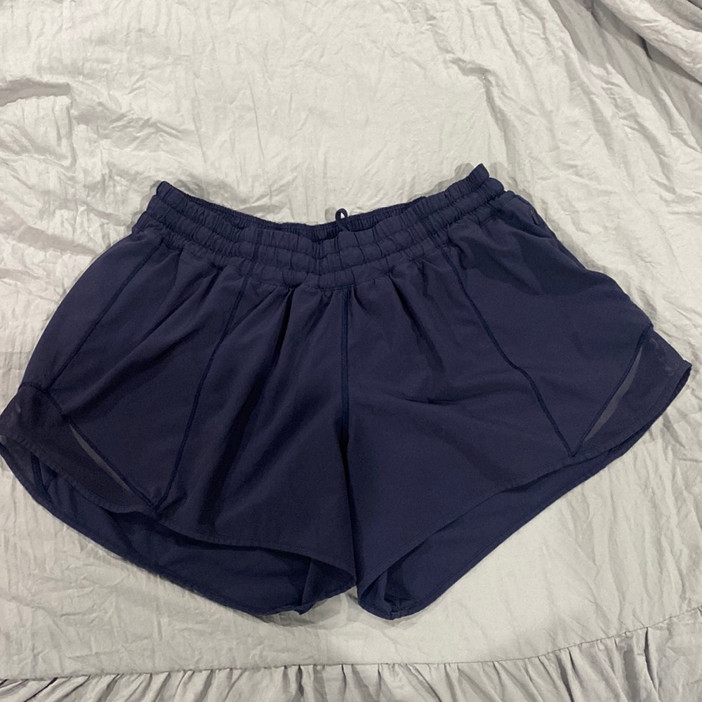 lululemon Navy Hotty Hot shorts 4”